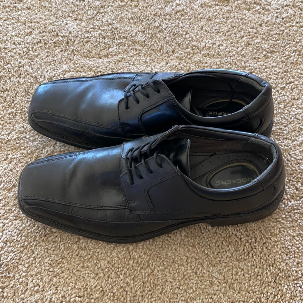 Dress shoes